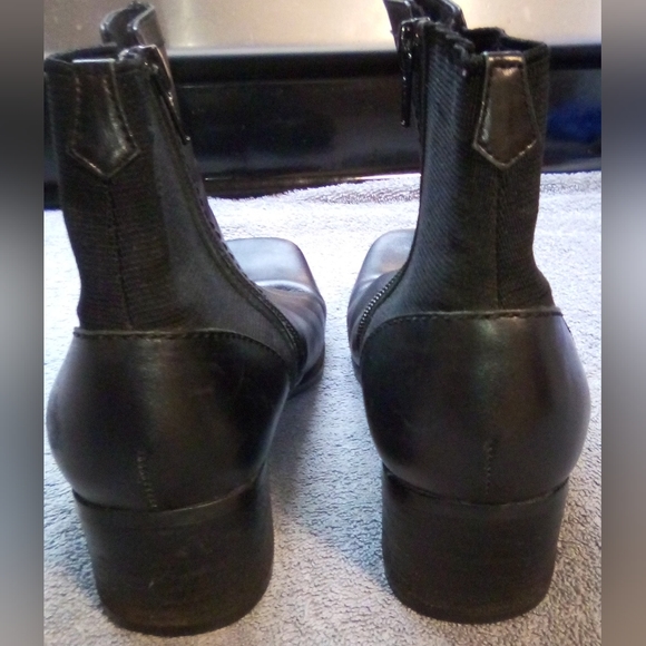 Liz Claiborne astrid flex ankle boots - Picture 4 of 5